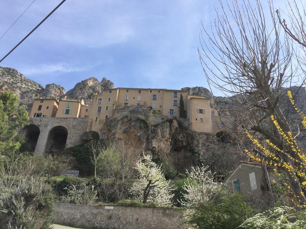 Hotel Particulier Des Lumieres Moustiers-Sainte-Marie Εξωτερικό φωτογραφία