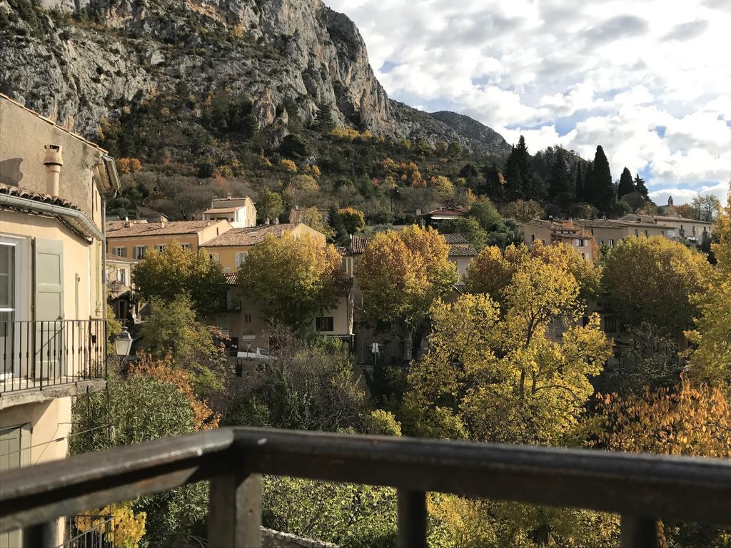 Hotel Particulier Des Lumieres Moustiers-Sainte-Marie Εξωτερικό φωτογραφία